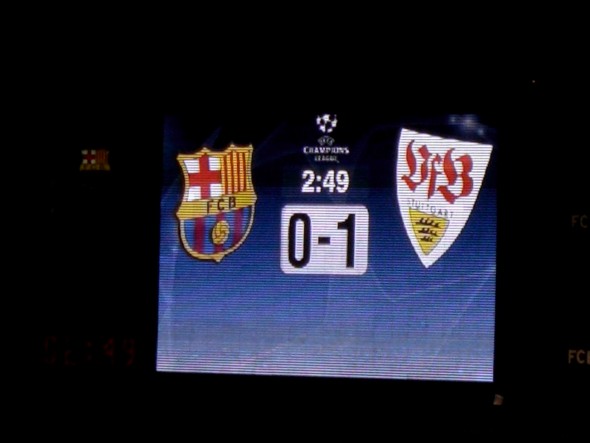 Das letzte ChampionsLeague-Spiel des VfB Stuttgart f�hrt uns nach Barcelona. Nach 1:0-F�hrung bereits in der 3. Minute verliert der VfB mit 1:3. Bilder aus dem Stadion und der Stadt. Viel Spa� damit...